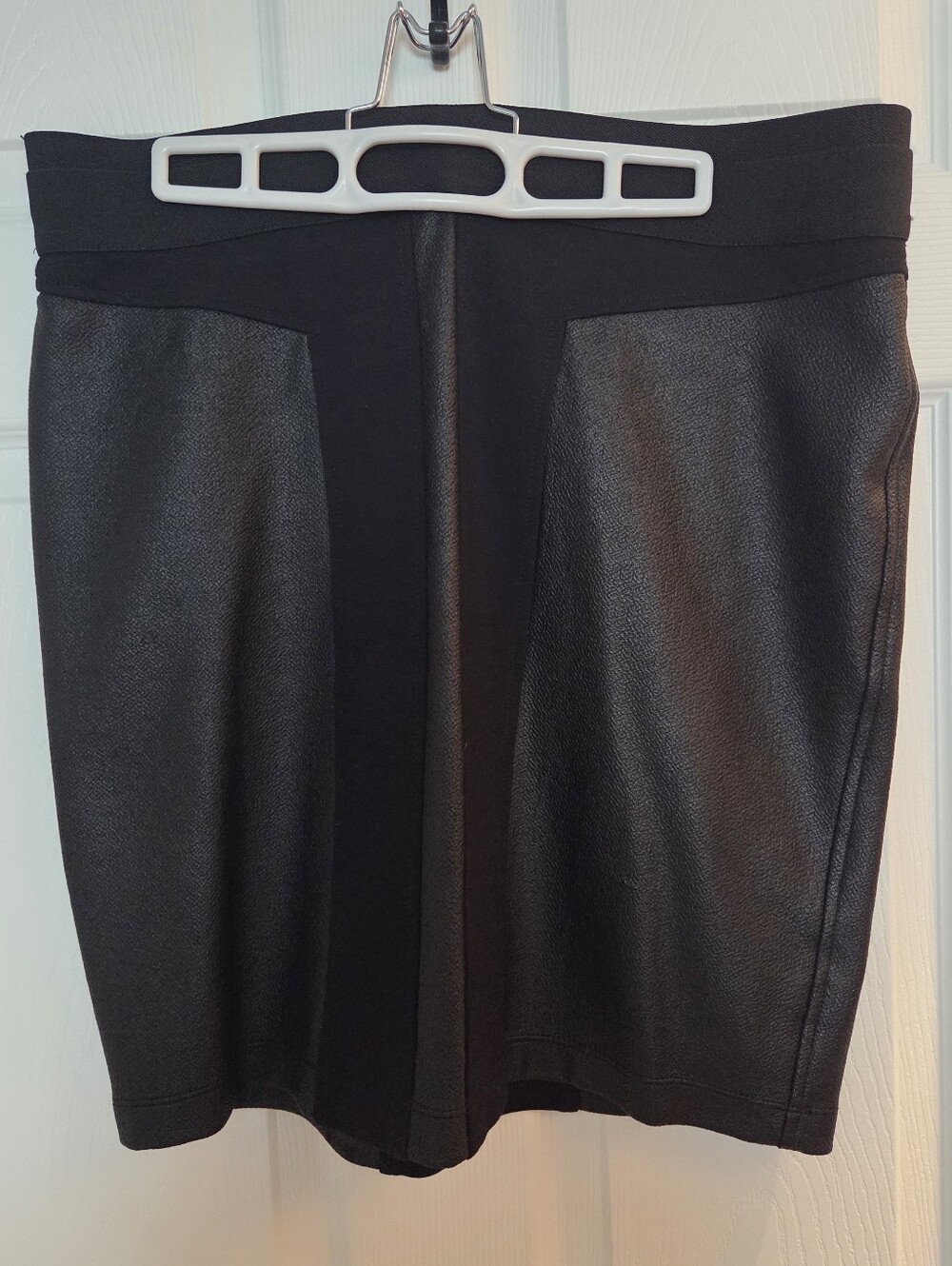 BCBGMAXAZRIA Faux Leather Skirt, SIZE L